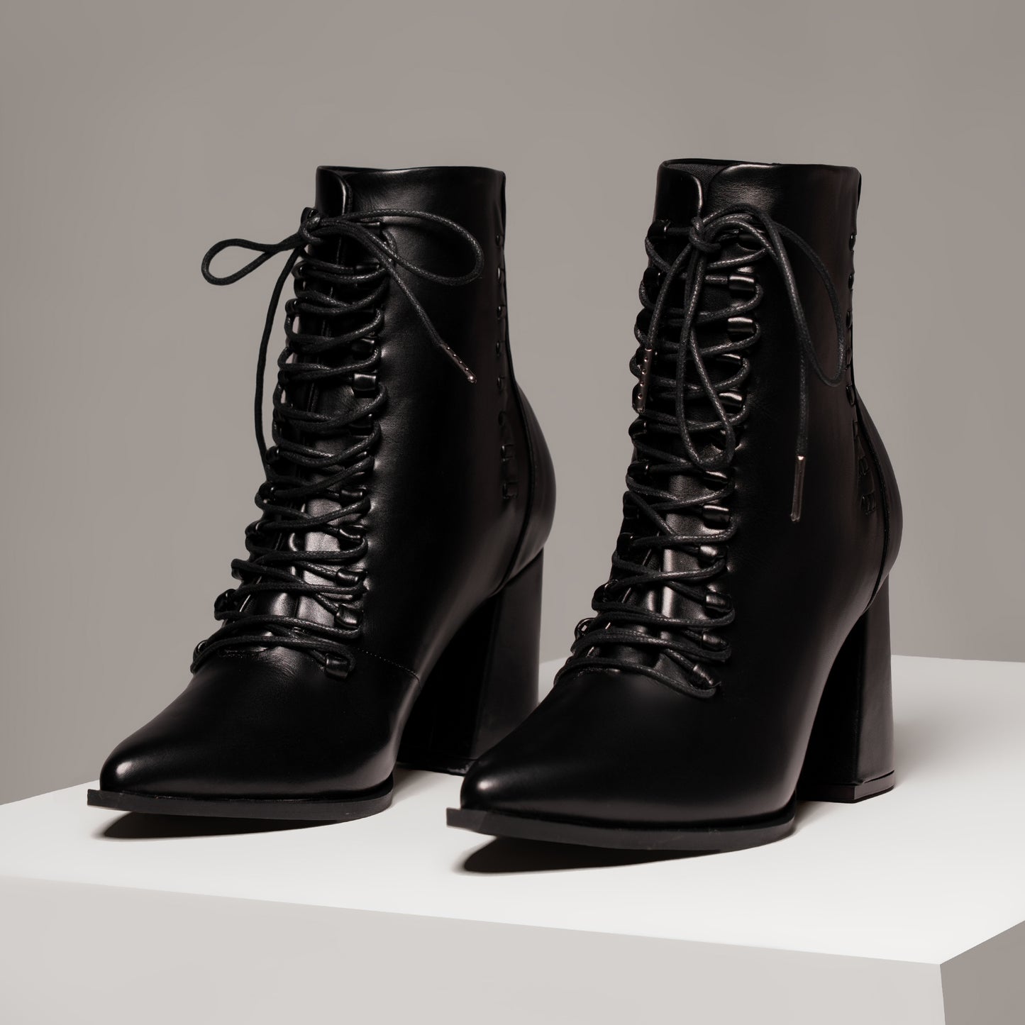 Ingrid Negro Napa 7 cms