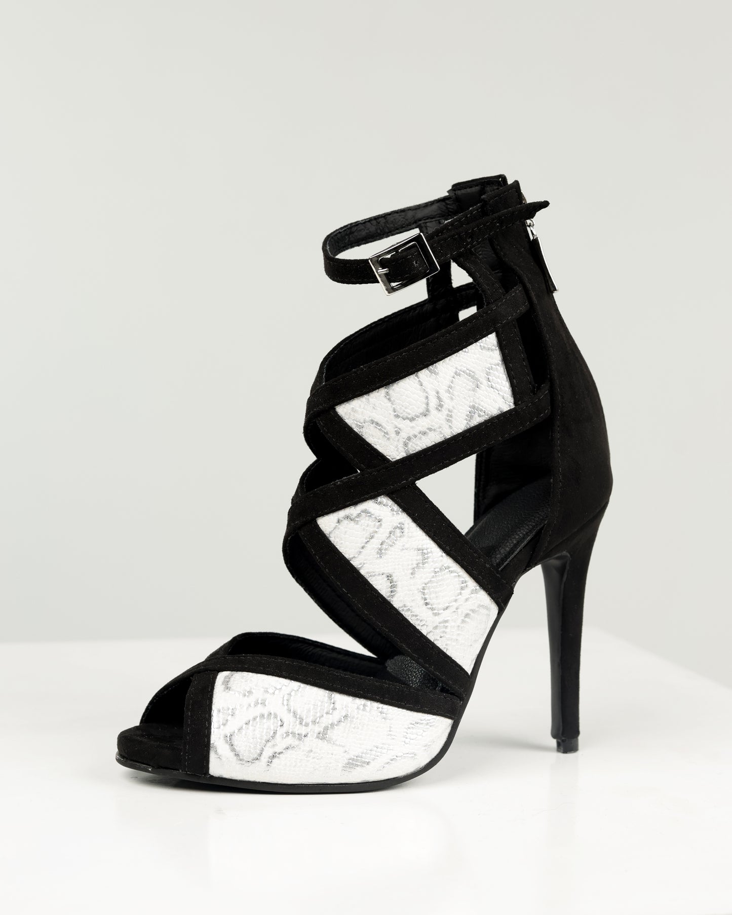 Norma Leopardo Blanco